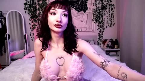 Snapshot of gothdesss chatting on 5, 1, 2025    online show from 5, 1, 2025