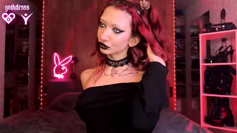 Snapshot of gothdesss chatting on 4, 10, 2025    online show from 4, 10, 2025