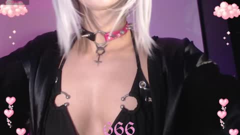 Snapshot of gothicute chatting on 23, 4, 2026 online show from 23, 4, 2026