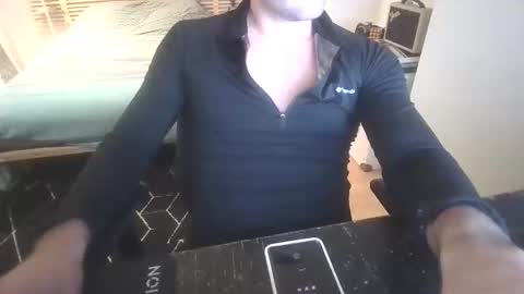 Snapshot of goura2000 chatting on 12, 1, 2026 goura2000 online show from 12, 1, 2026