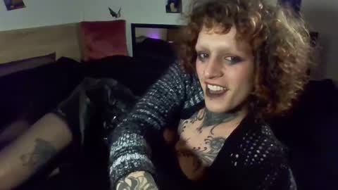 Snapshot of gracelovesuxx chatting on 1, 3, 2026 Grace Lust online show from 1, 3, 2026