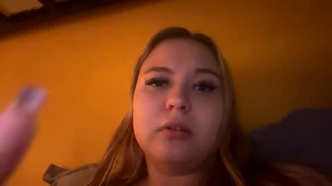 Snapshot of green_eyes_twinkl chatting on 1, 1, 2025 Lina 3 online show from 1, 1, 2025