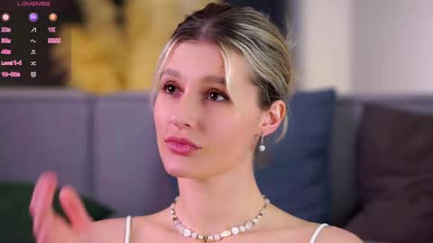 Kelly online show from 5, 4, 2026