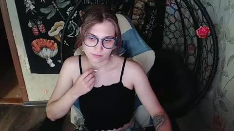 Lina online show from 7, 7, 2026