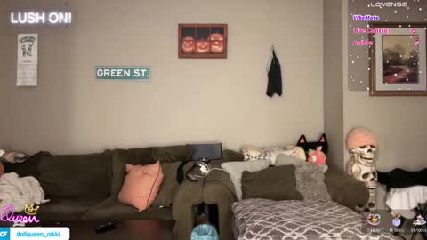 Snapshot of greenxxxqueen chatting on 13, 2, 2026 SexQueen Nikki online show from 13, 2, 2026