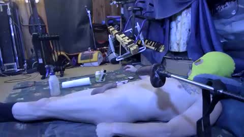 Snapshot of gregbball1 chatting on 18, 11, 2025 electrogee1 online show from 18, 11, 2025