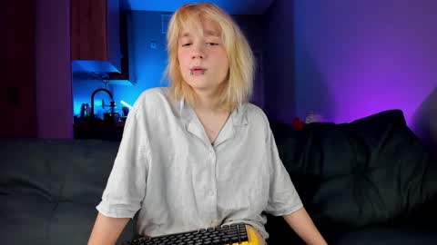 Greg-independent model online show from 13, 1, 2025