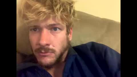 Perfectlyaveragesavage online show from 12, 10, 2025