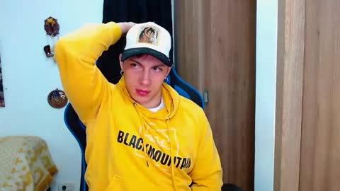 griego01 online show from 15, 1, 2025