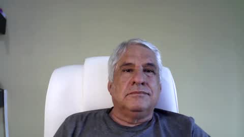 Snapshot of grisa01 chatting on 1, 2, 2025 grisa01 online show from 1, 2, 2025