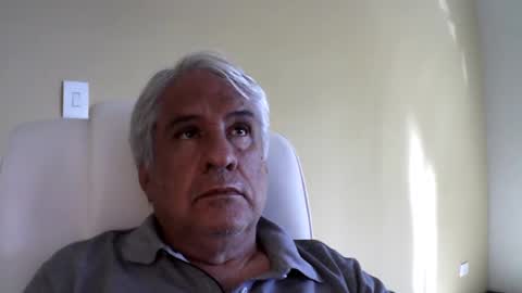 Snapshot of grisa01 chatting on 4, 3, 2025 grisa01 online show from 4, 3, 2025