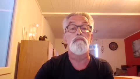 Snapshot of grybear60 chatting on 14, 6, 2026 Grybear online show from 14, 6, 2026