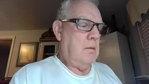 Snapshot of gspotlover1 chatting on 7, 1, 2026 Horny Daddy online show from 7, 1, 2026