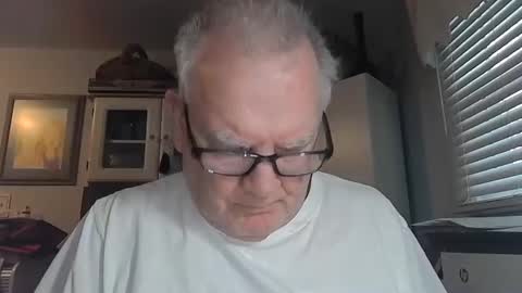 Snapshot of gspotlover1 chatting on 8, 1, 2026 Horny Daddy online show from 8, 1, 2026