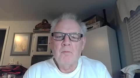 Snapshot of gspotlover1 chatting on 2, 2, 2026 Horny Daddy online show from 2, 2, 2026