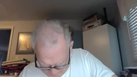Snapshot of gspotlover1 chatting on 1, 3, 2026 Horny Daddy online show from 1, 3, 2026