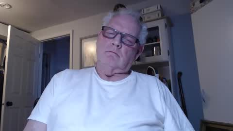 Snapshot of gspotlover1 chatting on 11, 4, 2026 Horny Daddy online show from 11, 4, 2026