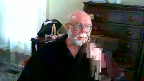 Snapshot of gtnolder60 chatting on 28, 5, 2026 Gary online show from 28, 5, 2026