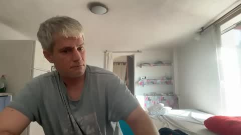 guardiannif_ online show from 17, 2, 2026