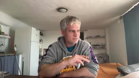 guardiannif_ online show from 27, 2, 2026