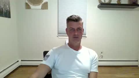 Snapshot of gudguy2025 chatting on 26, 10, 2025 gudguy2025 online show from 26, 10, 2025