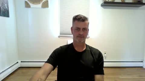 Snapshot of gudguy2025 chatting on 6, 11, 2025 gudguy2025 online show from 6, 11, 2025