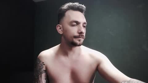 GuessWhatBitch online show from 8, 10, 2025