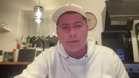 guil0 online show from 23, 10, 2025