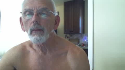 Snapshot of gulfcoast1952 chatting on 22, 1, 2025 Roy online show from 22, 1, 2025