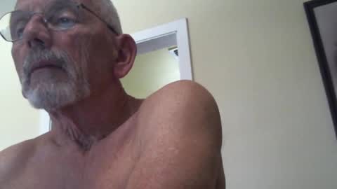 Snapshot of gulfcoast1952 chatting on 28, 2, 2025 Roy online show from 28, 2, 2025