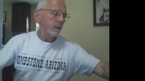 Snapshot of gulfcoast1952 chatting on 22, 10, 2025 Roy online show from 22, 10, 2025