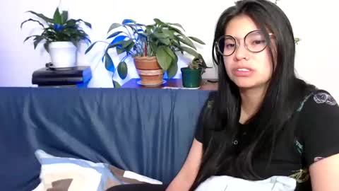 Vane blonde and Hazell black hair online show from 23, 1, 2025