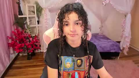 Snapshot of gummo_ chatting on 5, 12, 2025 gummo_ online show from 5, 12, 2025