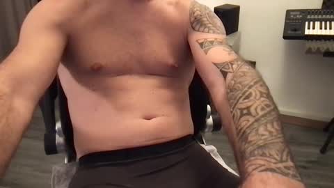 Snapshot of guntboy chatting on 25, 12, 2024 guntboy online show from 25, 12, 2024