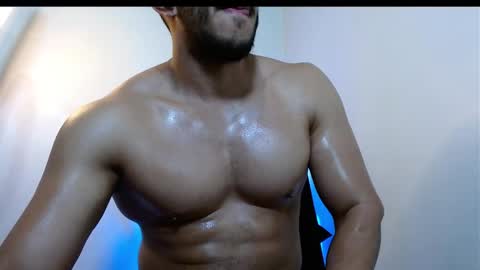 holl latino online show from 18, 4, 2026