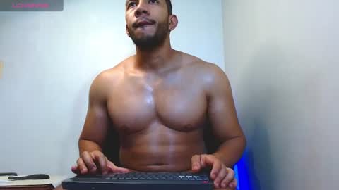 Snapshot of gurushake chatting on 22, 6, 2026 holl latino online show from 22, 6, 2026
