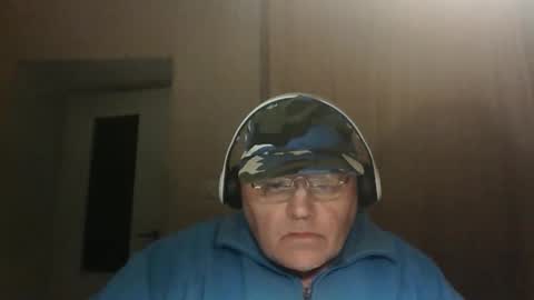 guyboy73 online show from 8, 10, 2025