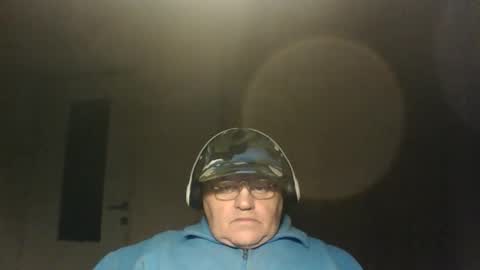 guyboy73 online show from 15, 10, 2025