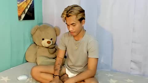 Snapshot of gwapoako100 chatting on 8, 12, 2024 Pitz Sonido Herndon online show from 8, 12, 2024