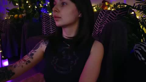 gwenhilton online show from 5, 3, 2025