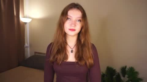 Snapshot of gwennielove chatting on 16, 6, 2026 Molly online show from 16, 6, 2026