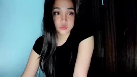 Snapshot of gwynmylove chatting on 21, 11, 2025 Gwyn online show from 21, 11, 2025