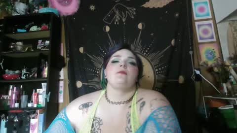 Snapshot of gxddess_fe chatting on 25, 5, 2026 Goddess Fe online show from 25, 5, 2026
