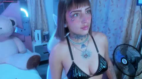 gyal_8_ online show from 23, 9, 2025