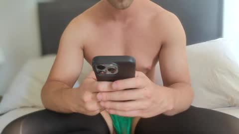 Snapshot of gymguy0697 chatting on 27, 5, 2026 Kinky Gym Guy online show from 27, 5, 2026
