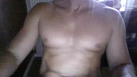 Snapshot of gymxxx_ chatting on 28, 7, 2026 gymxxx_ online show from 28, 7, 2026