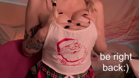 Snapshot of h2h0e chatting on 23, 1, 2025 Lana online show from 23, 1, 2025