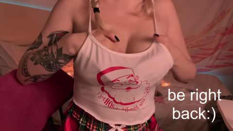 Snapshot of h2h0e chatting on 25, 1, 2025 Lana online show from 25, 1, 2025