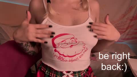 Snapshot of h2h0e chatting on 2, 2, 2025 Lana online show from 2, 2, 2025