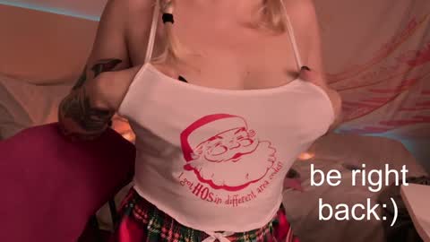 Snapshot of h2h0e chatting on 9, 2, 2025 Lana online show from 9, 2, 2025